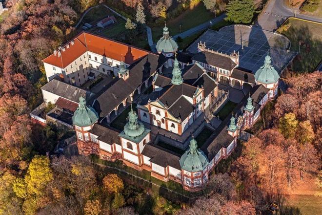 Royal Apartmany Dobris Exterior foto