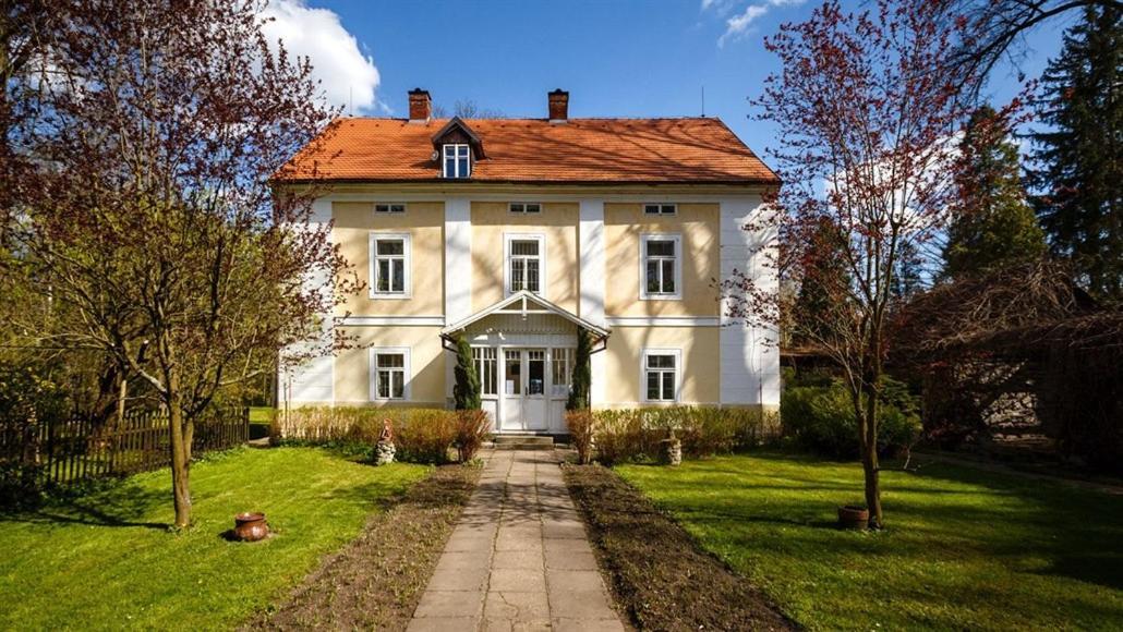 Royal Apartmany Dobris Exterior foto