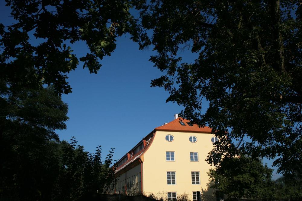 Royal Apartmany Dobris Exterior foto