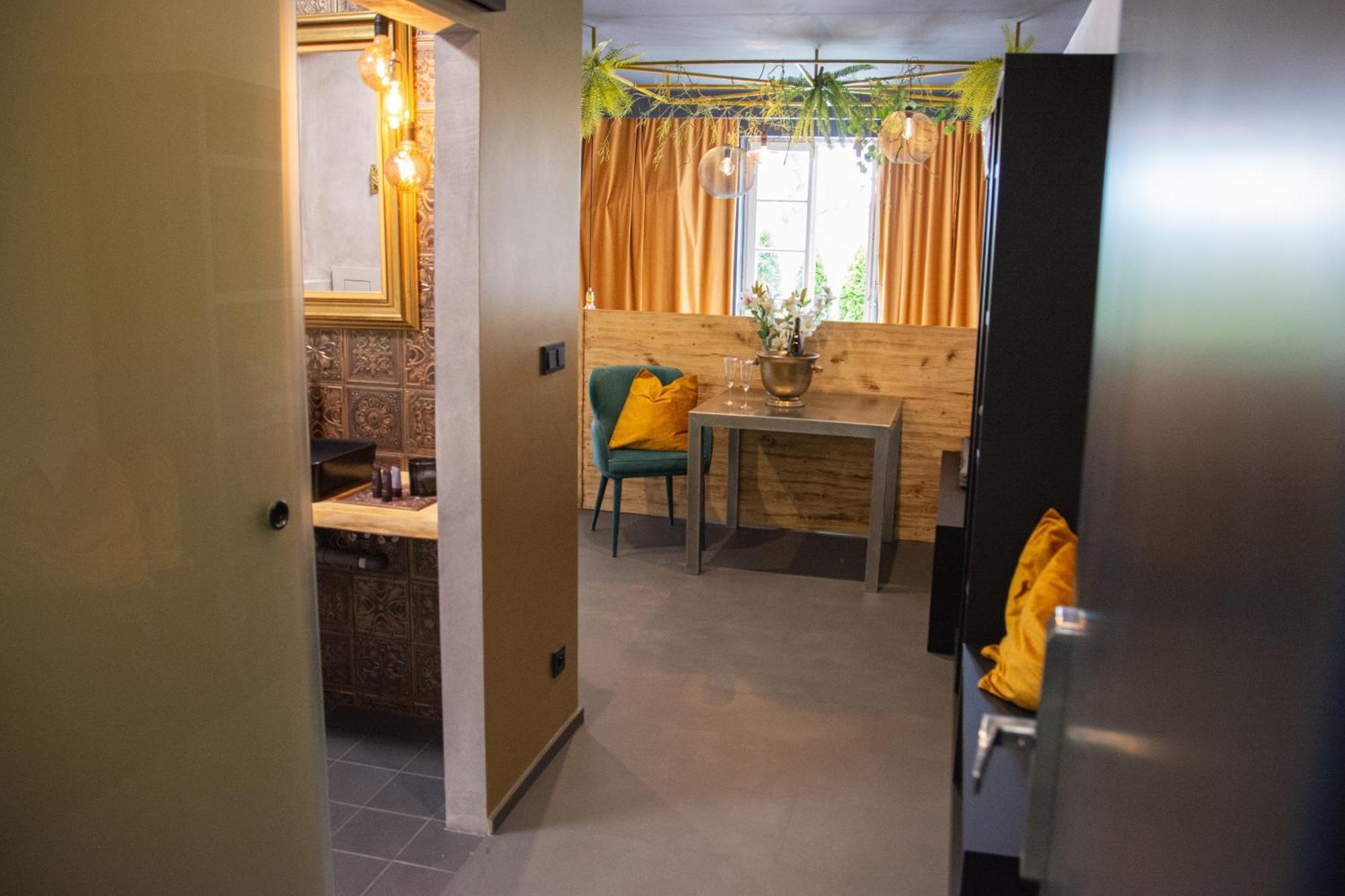 Royal Apartmany Dobris Exterior foto